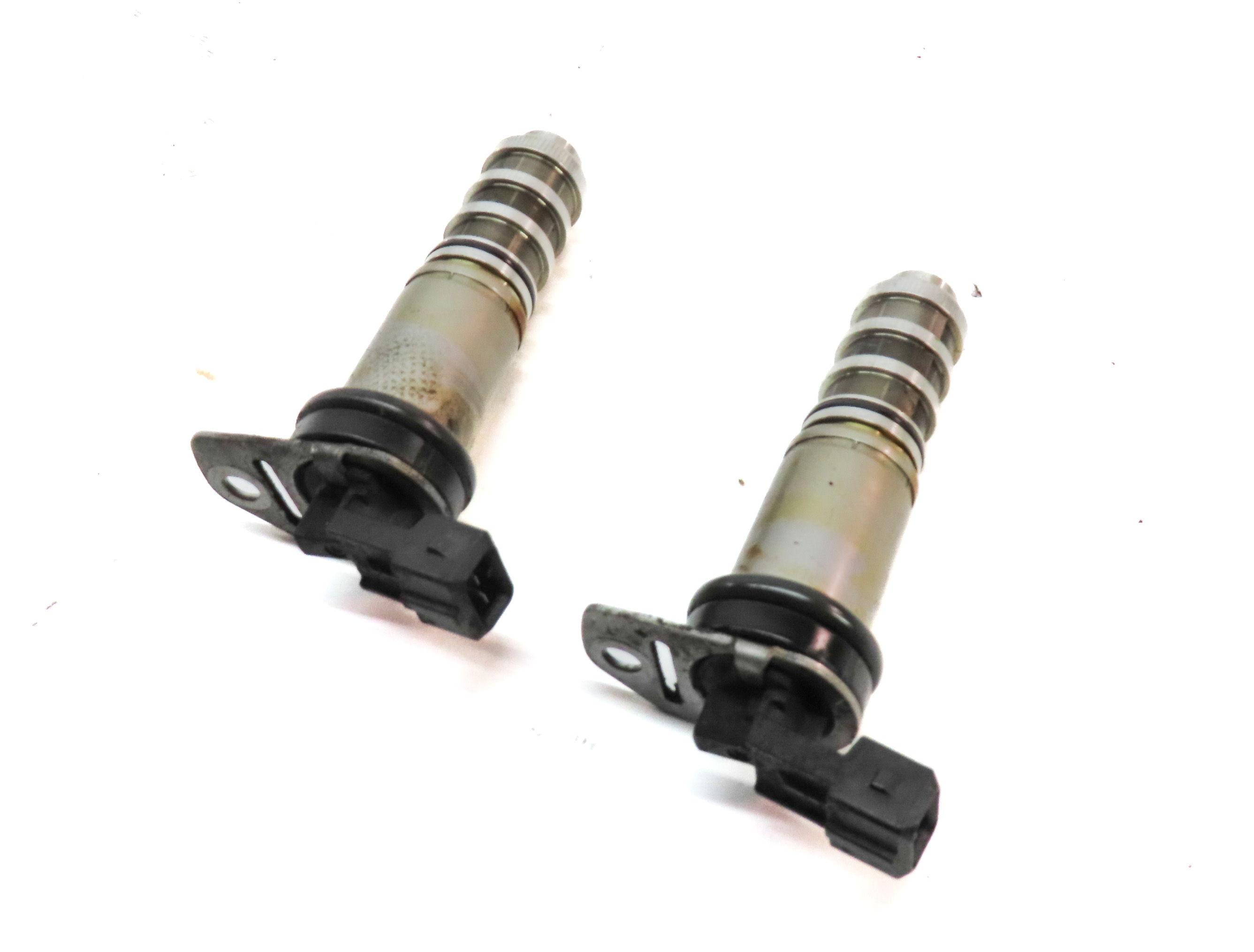 2012 BMW 750XI (F02) 4.4L (N63) ENGINE VVT VARIABLE VALVE TIMING SOLENOID SET/2 — exact item pictured